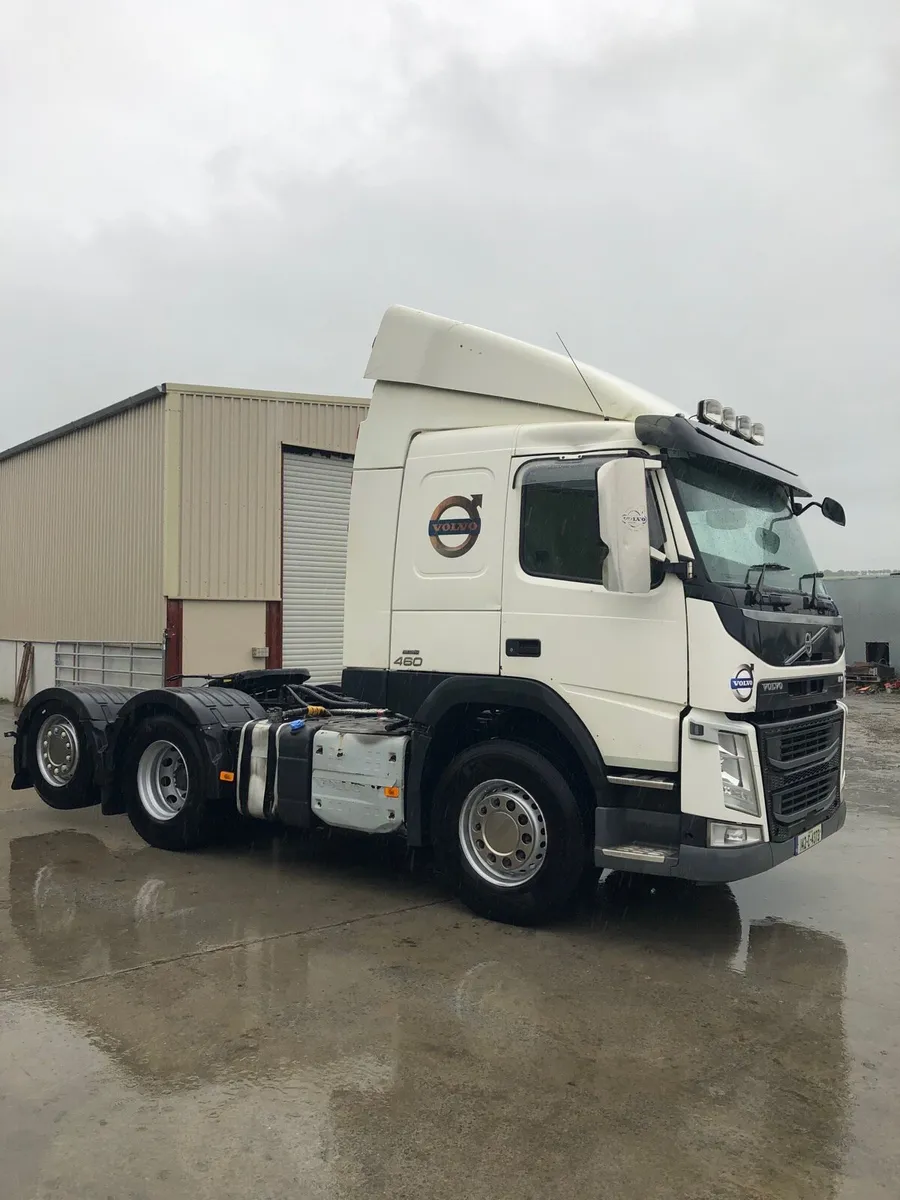 2014 Volvo FM13 tag axle - Image 1