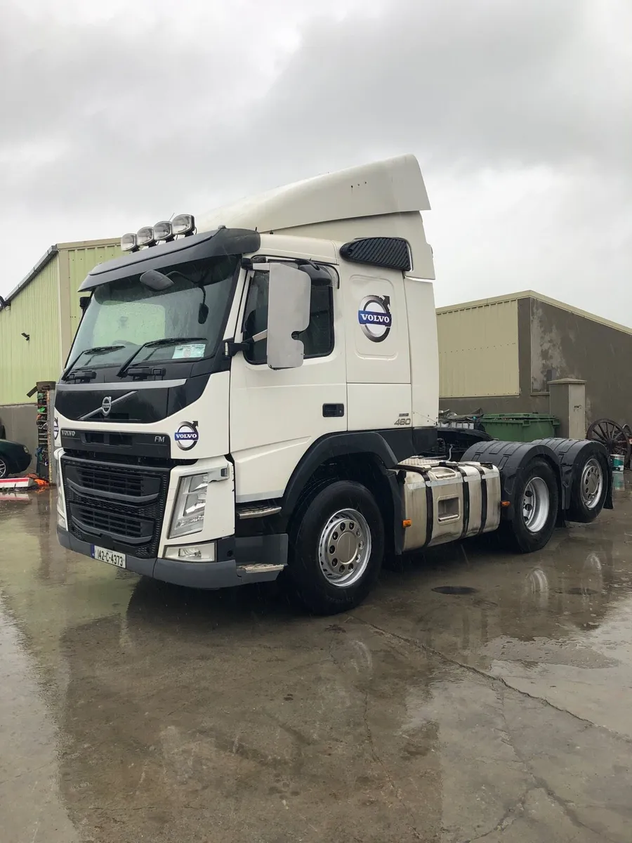 2014 Volvo FM13 tag axle - Image 3