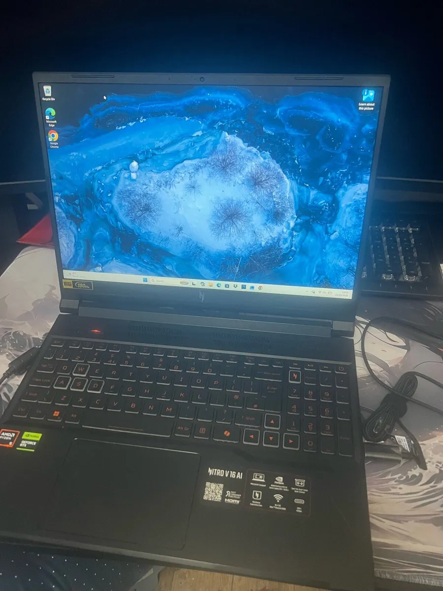 Laptop acer nitro V 16 AI - Image 1