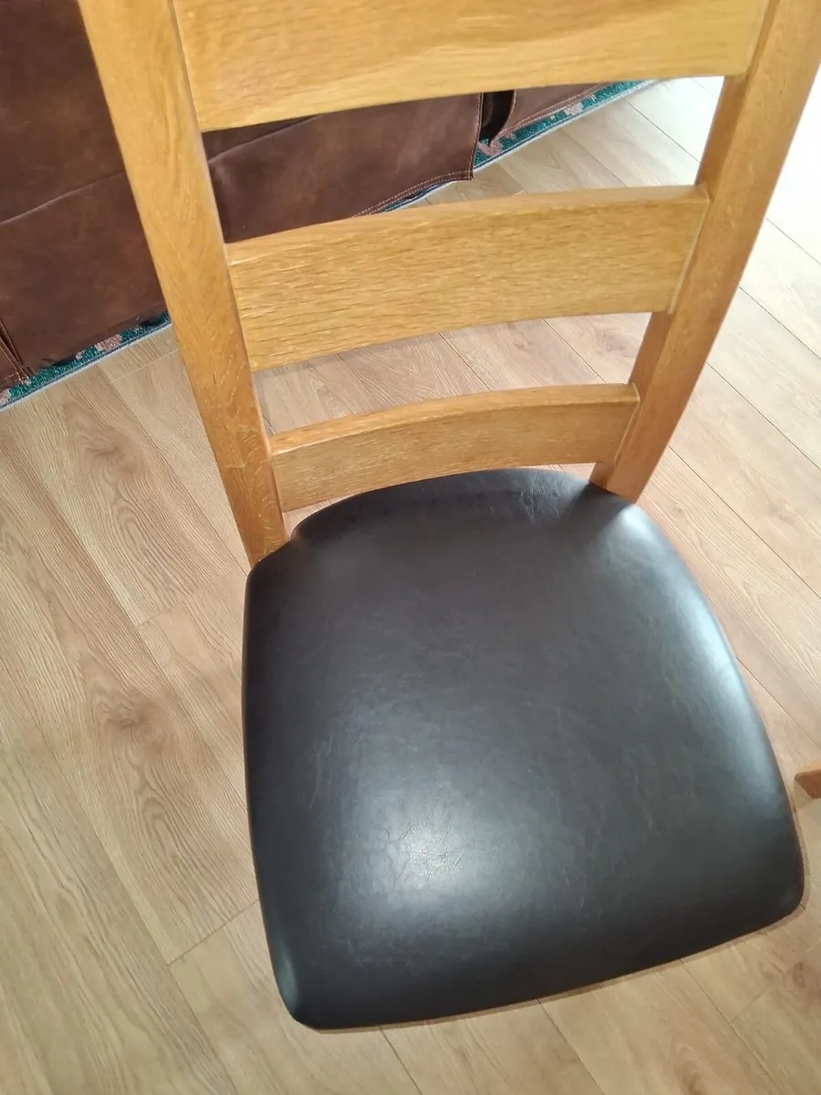 Solid Oak Dining table and 8 chairs - Image 3