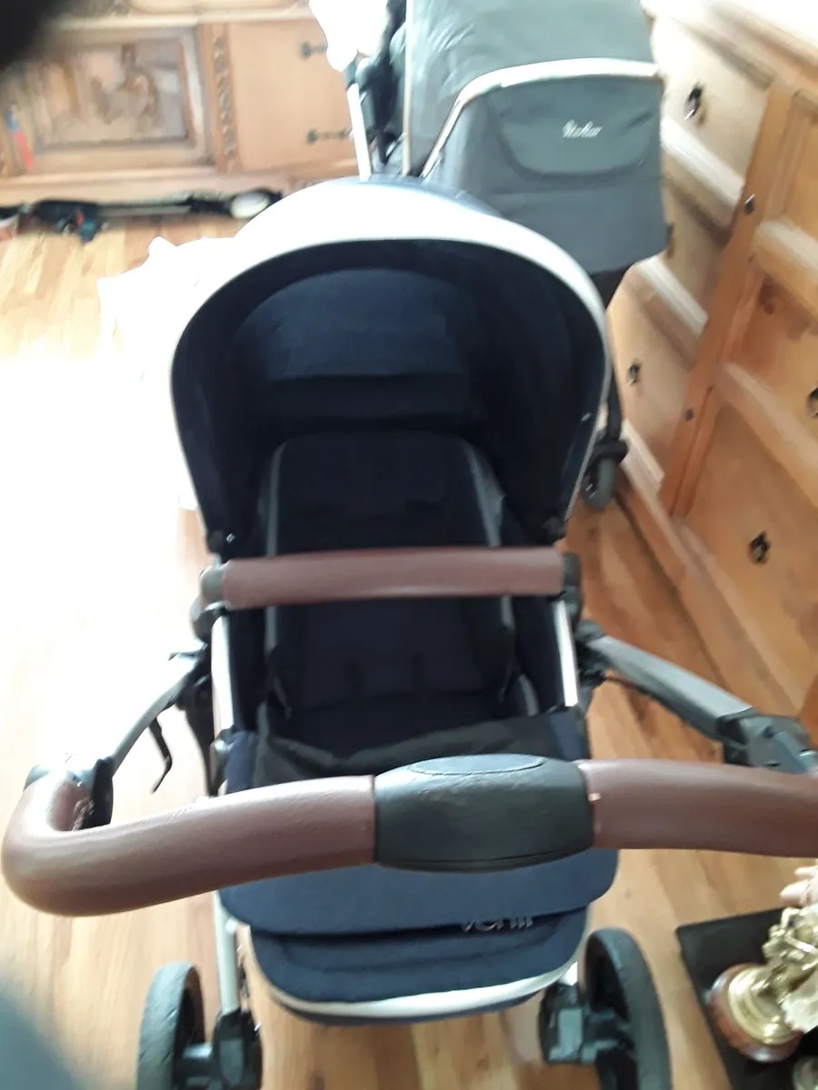 New condition venti Navy boogie - Image 2