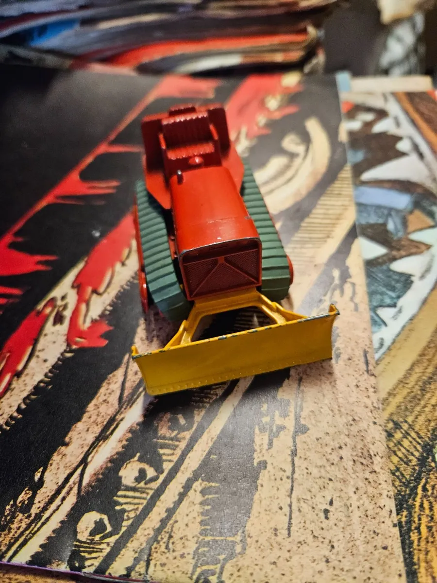 Matchbox Superkings Bulldozer - Image 1