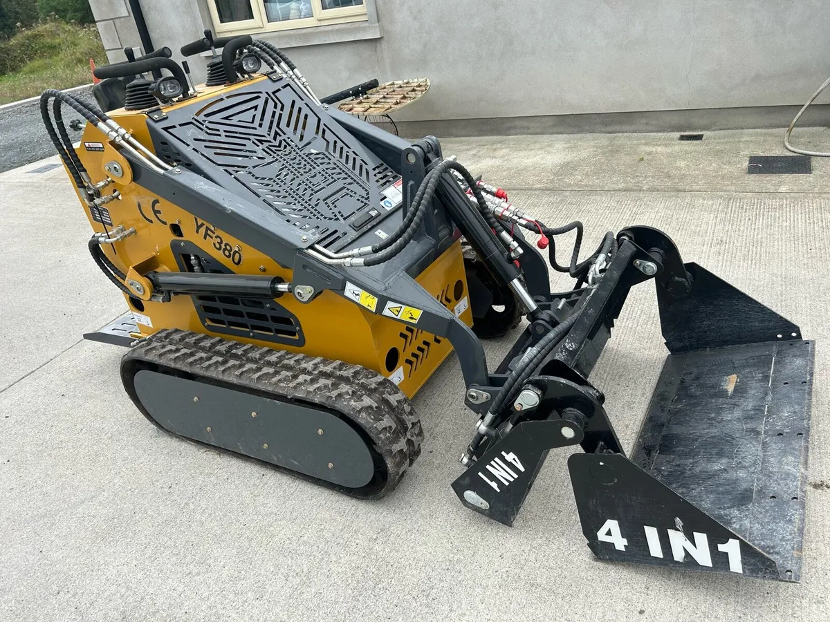 Skid steer - Image 2