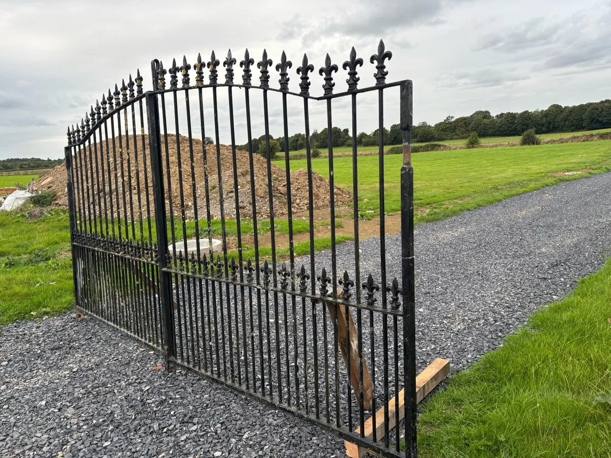 Gates - Image 3