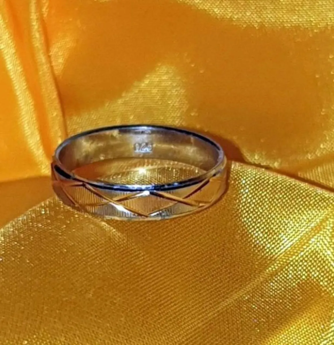 Vintage Hallmarked Sterling Silver & Gold Ring - Image 2