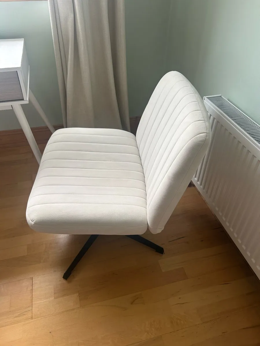 Computer chair - Image 1