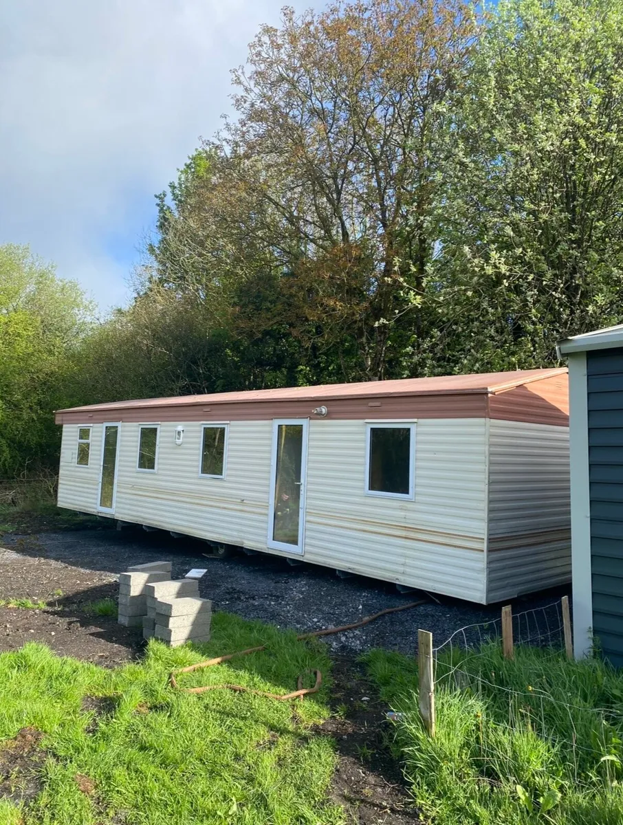 Mobile home for sale - Image 1
