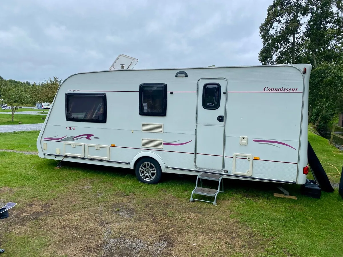 2006 Compass Connoisseur 524 | 4-Berth | Mint Cond - Image 2