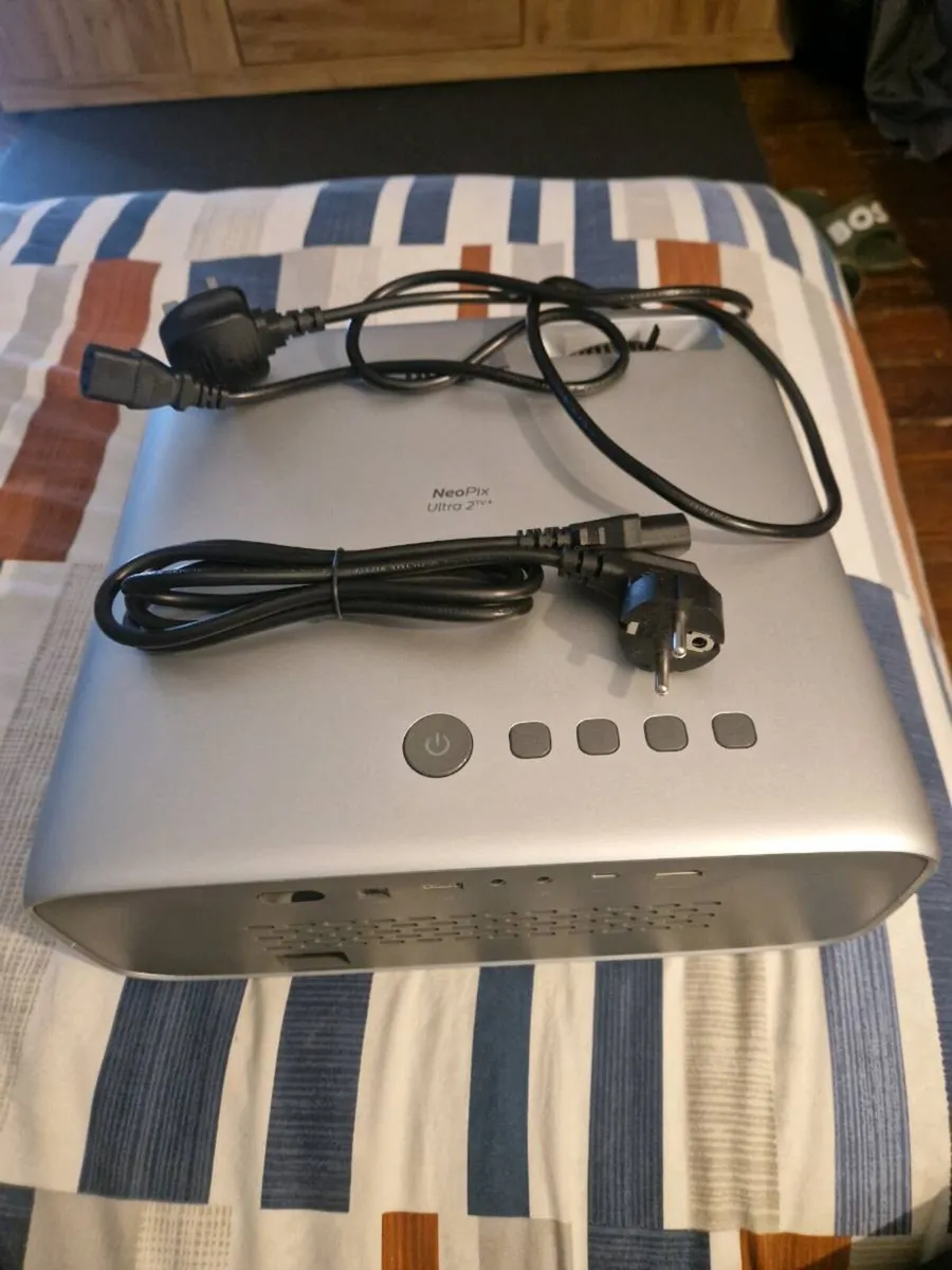 Philips Neopix Ultra Tv+ projector - Image 2
