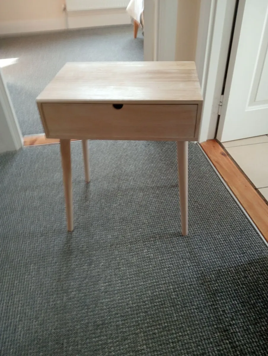 Tables, bedside locker & rug - Image 2