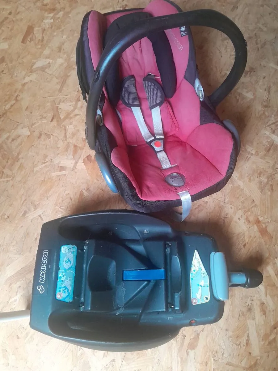 3 x Baby car seat and 2 x bases - Image 4