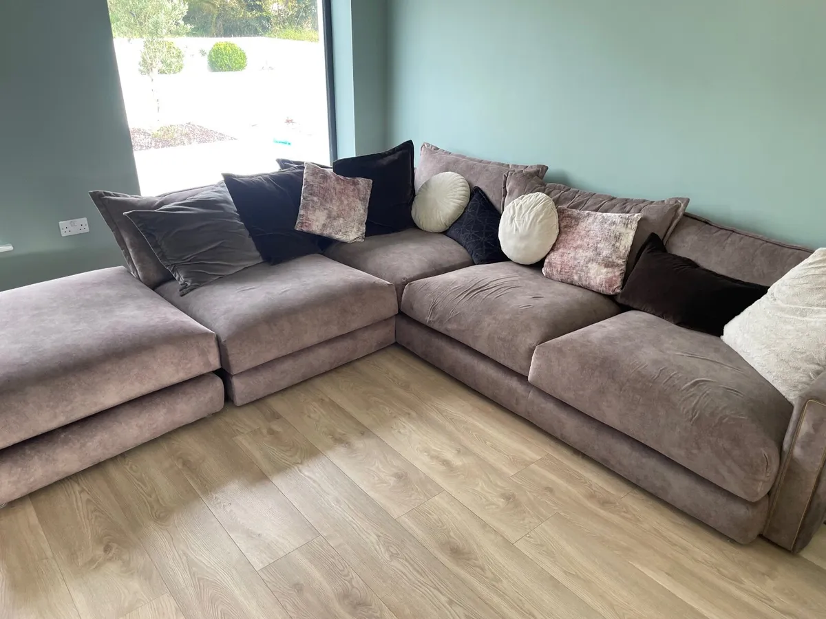 Couch - Image 2