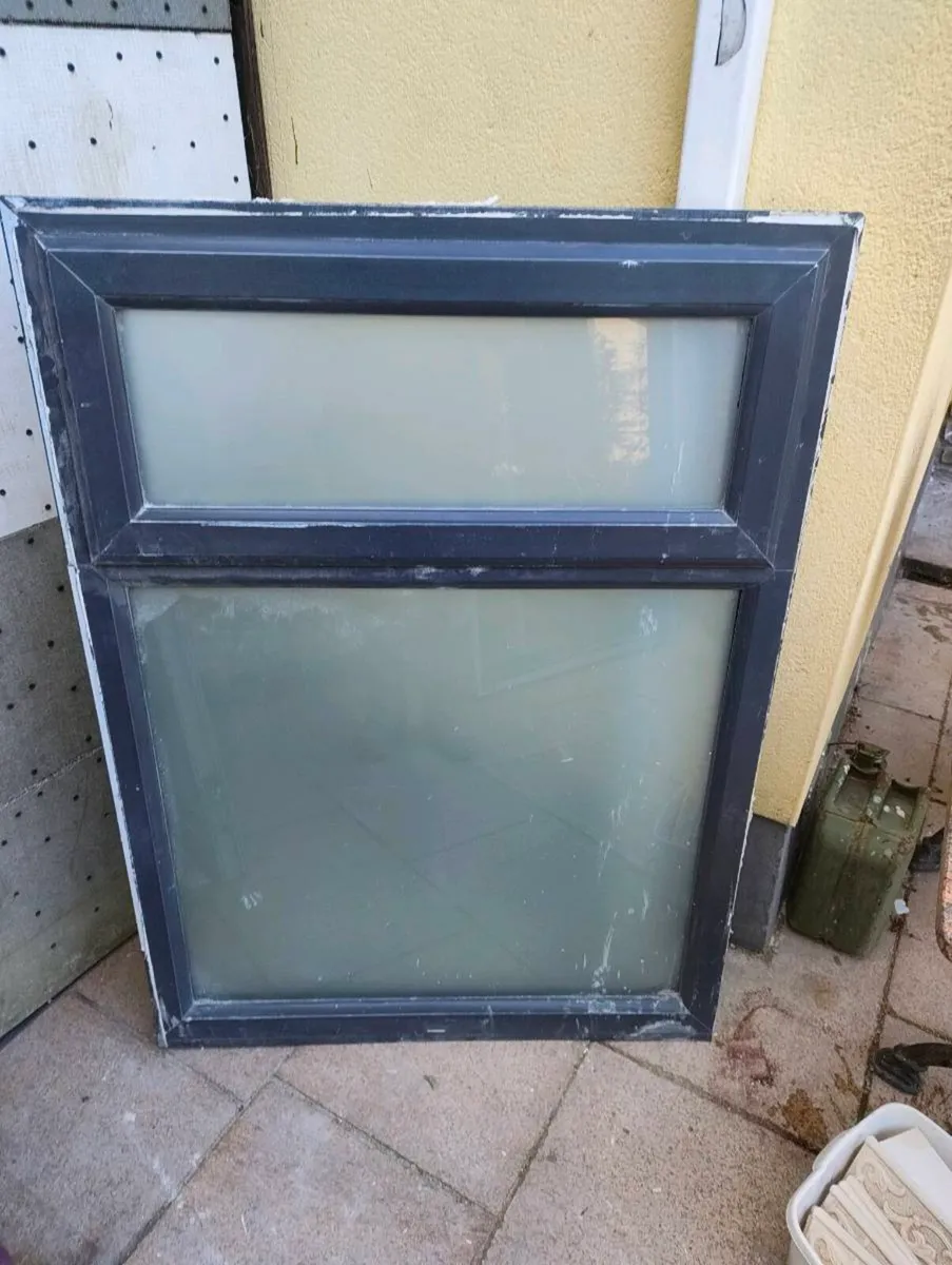 Window PVC frosted 900 x1210mm - Image 1