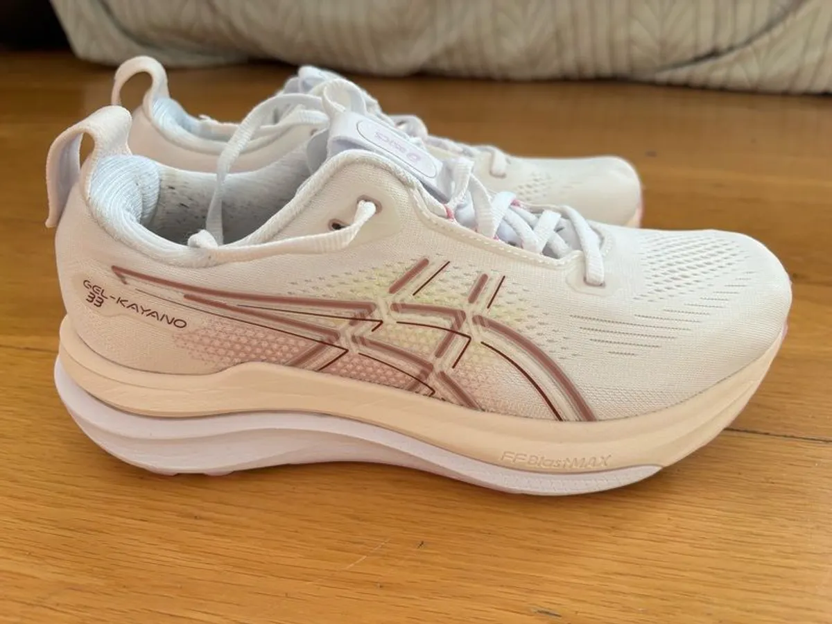 Asics Gel Kayano 33 - Image 2