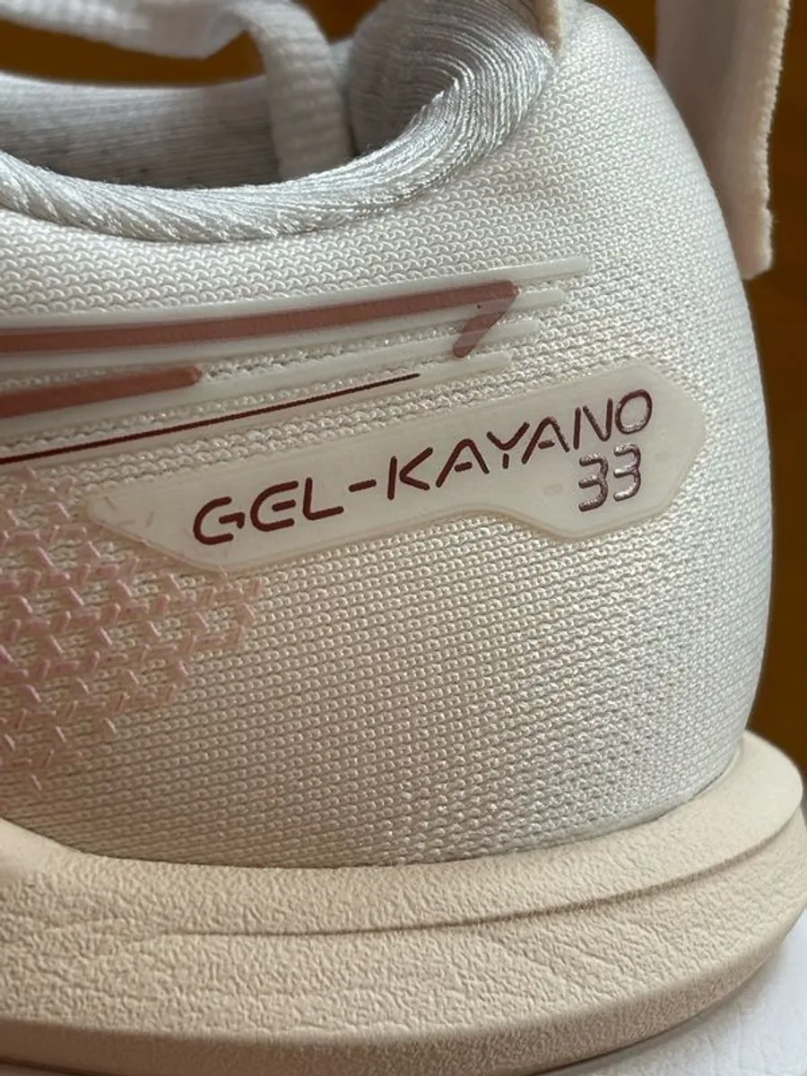 Asics Gel Kayano 33 - Image 4