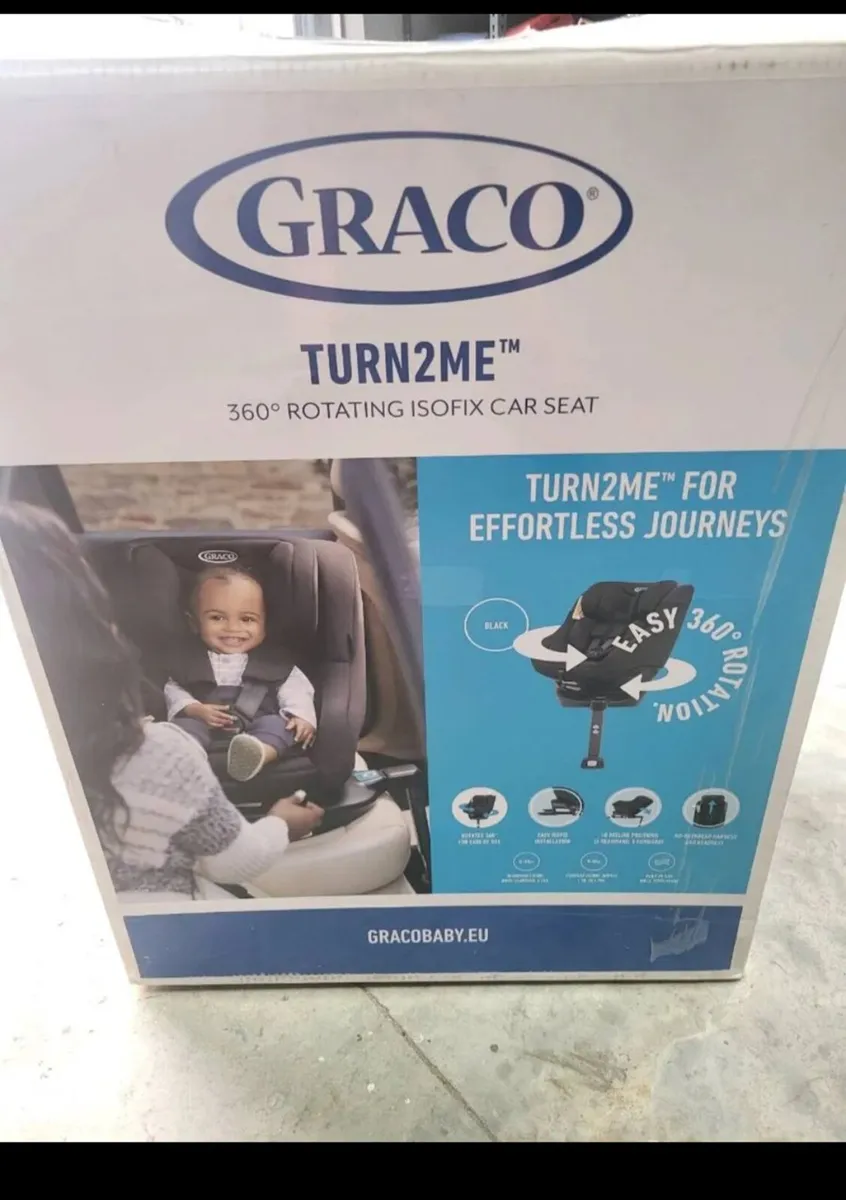 Birth to 4years child's rotating isofix seat - Image 1