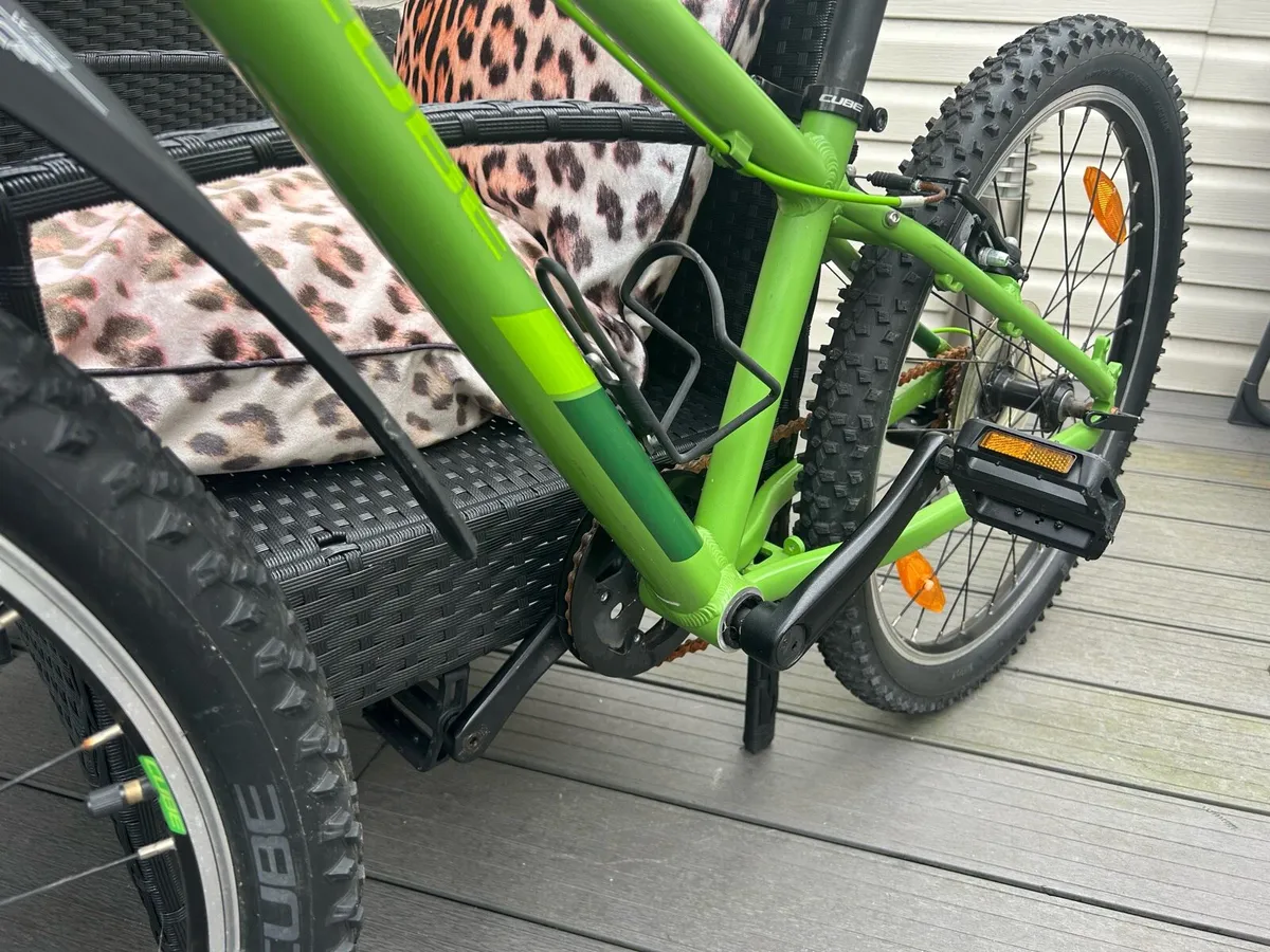 Kids bike as new - Image 3