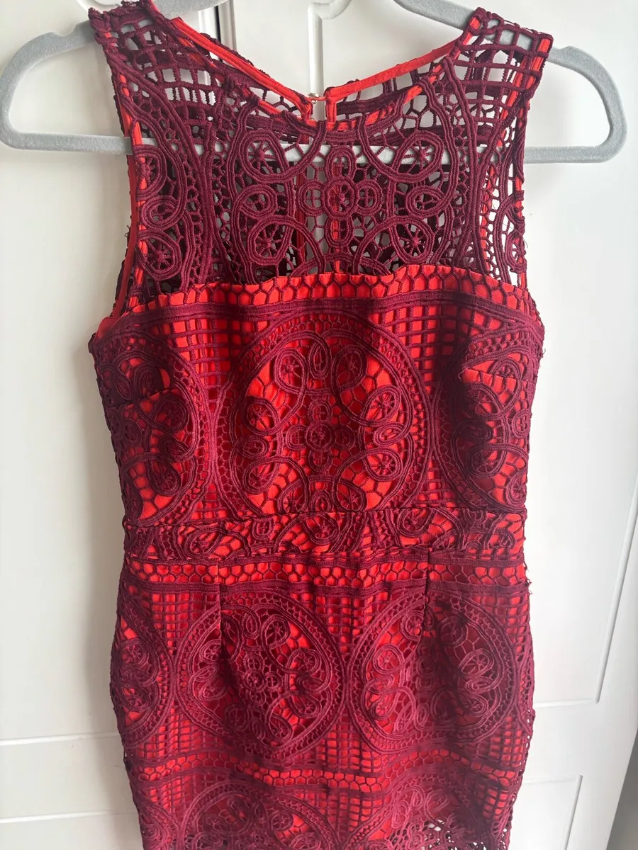 River Island New Burgundy Lace Midi Bodycon Dress - Image 2