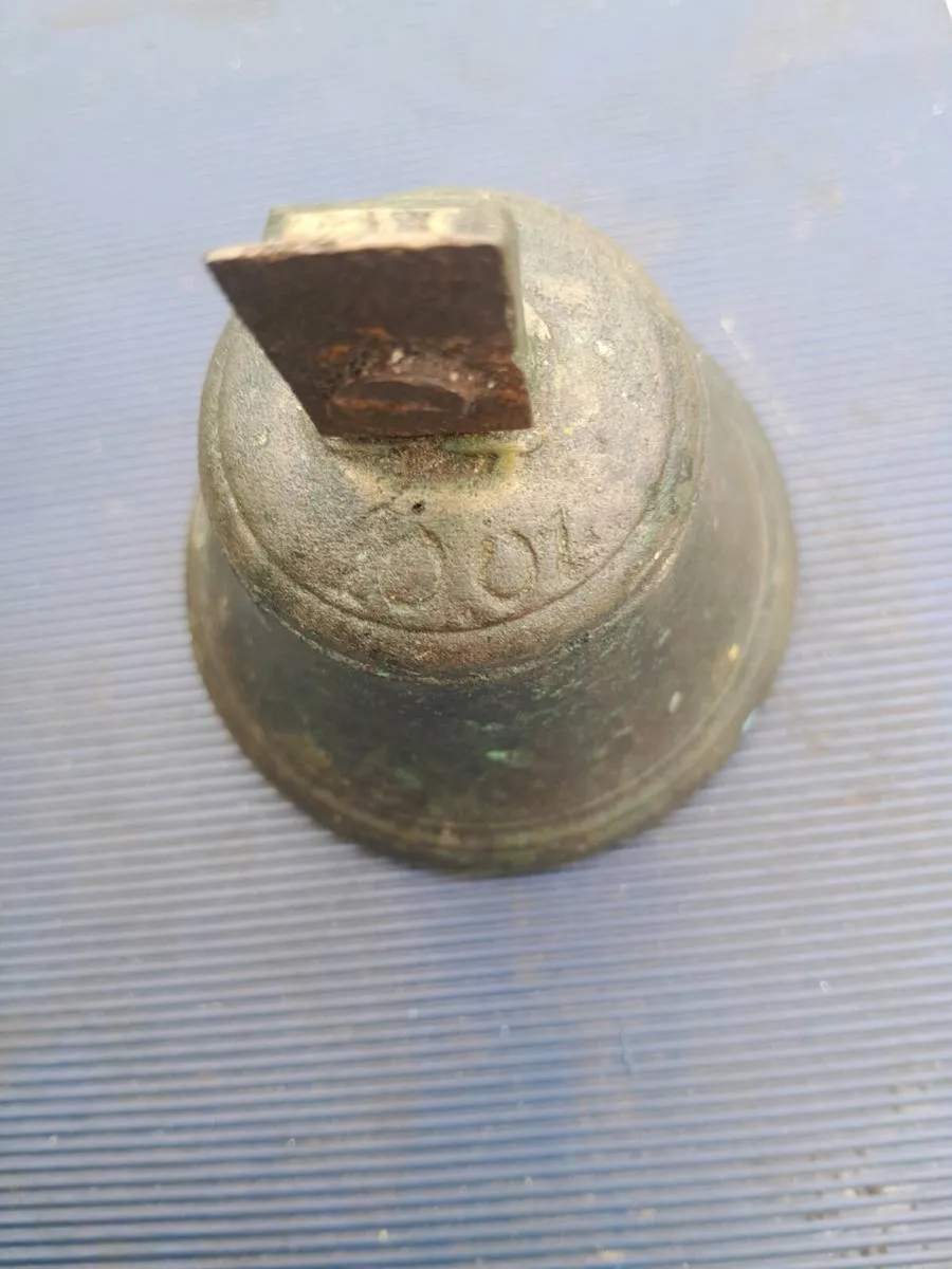 Two vintage bells - Image 2