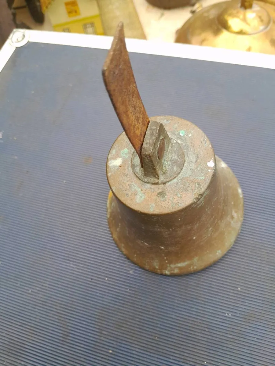 Two vintage bells - Image 4