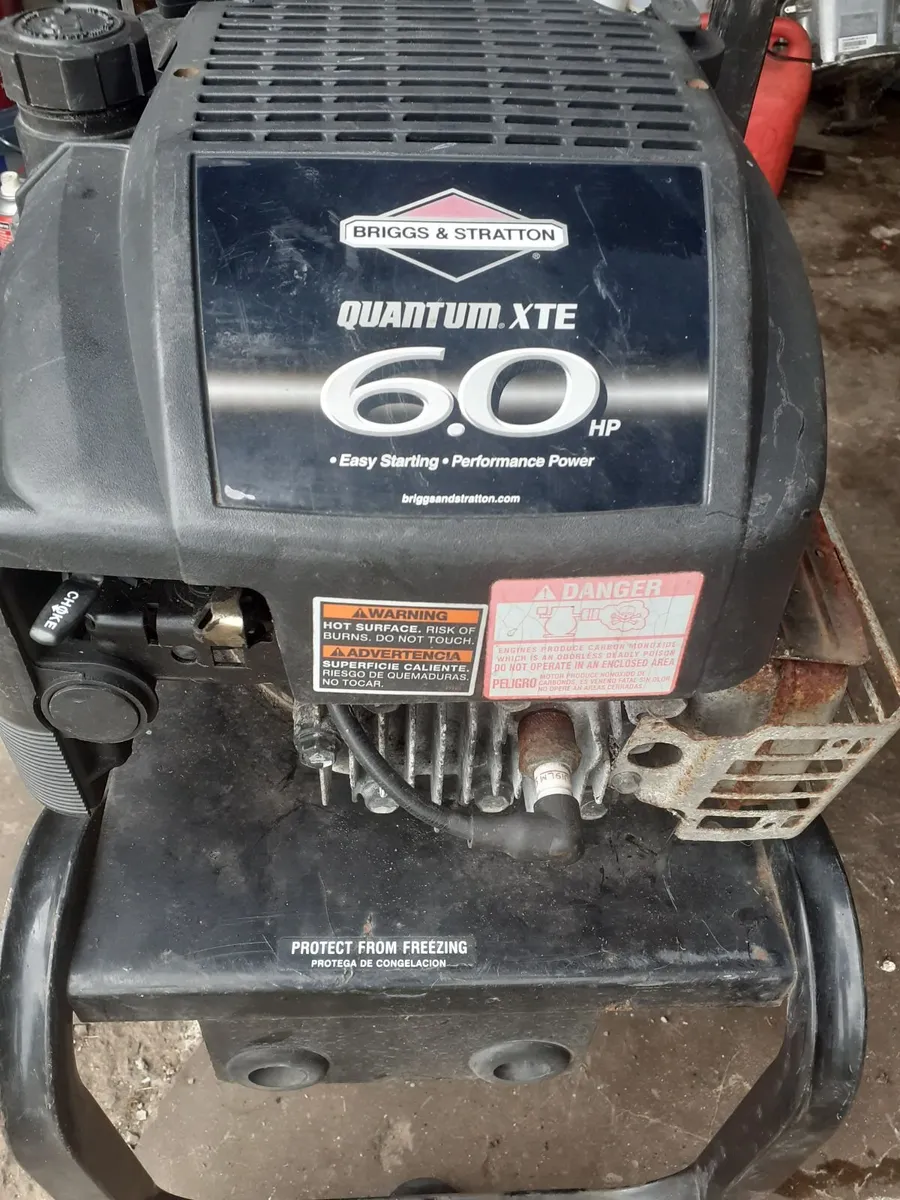 6 hp briggs & stratton  engine - Image 2