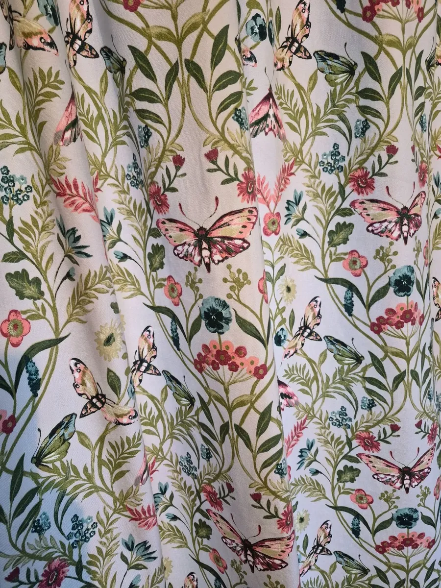 Curtains - Image 2