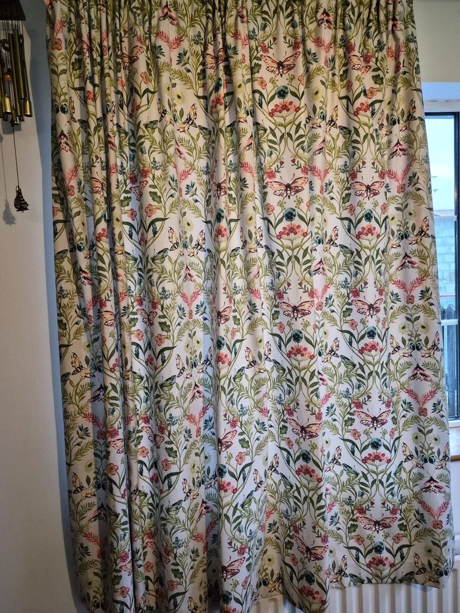 Curtains - Image 3