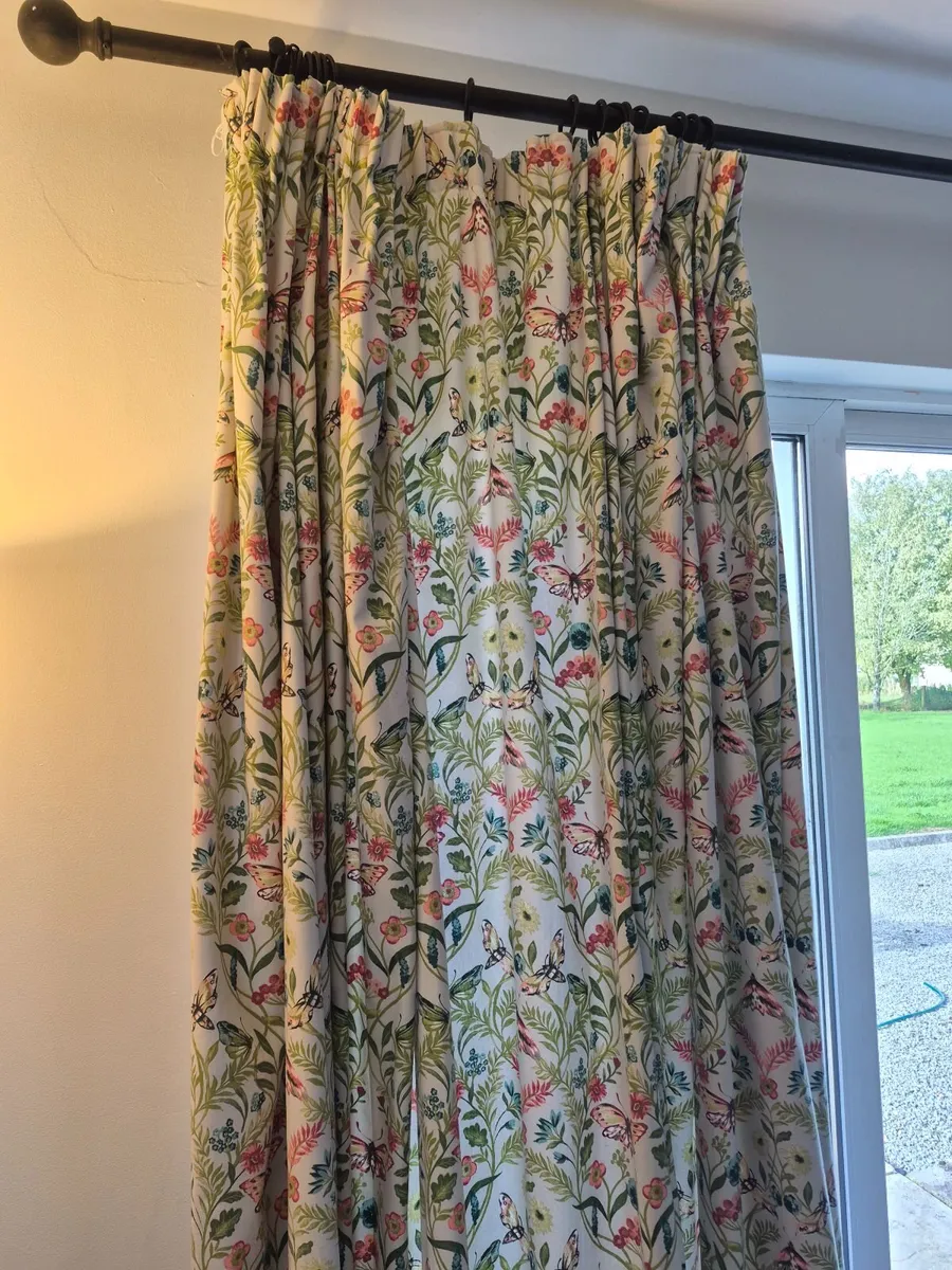 Curtains - Image 4