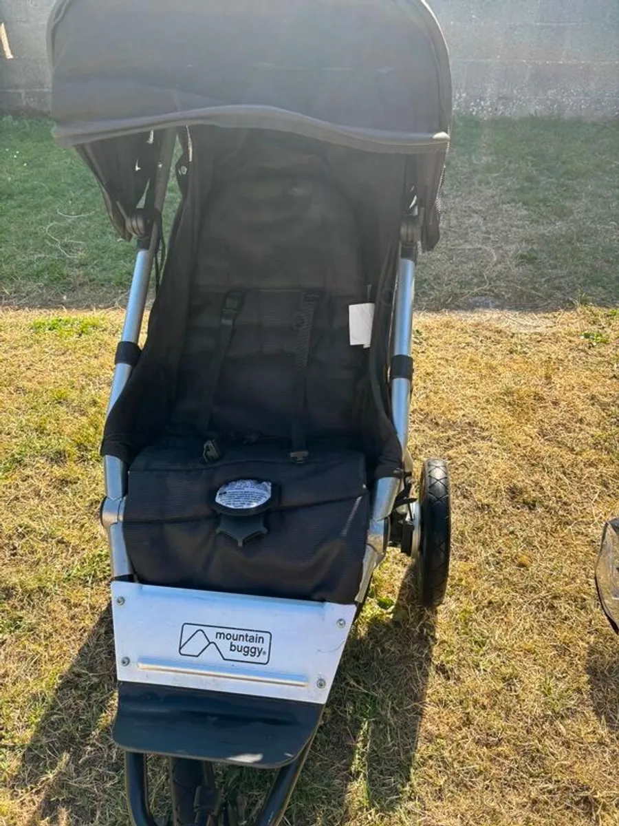 Mountain buggy Jogger - Image 3