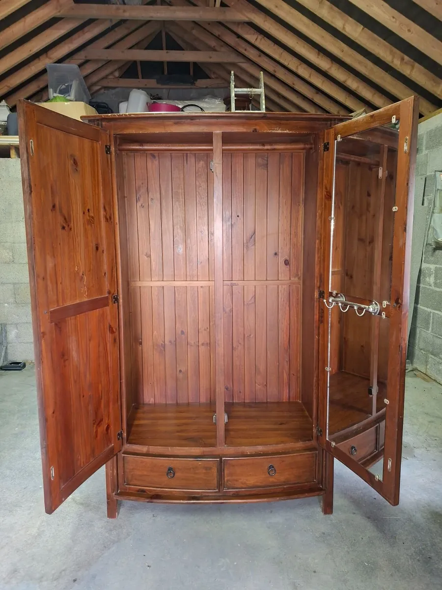 Wardrobe and 2 Chest of Drawers - Image 3