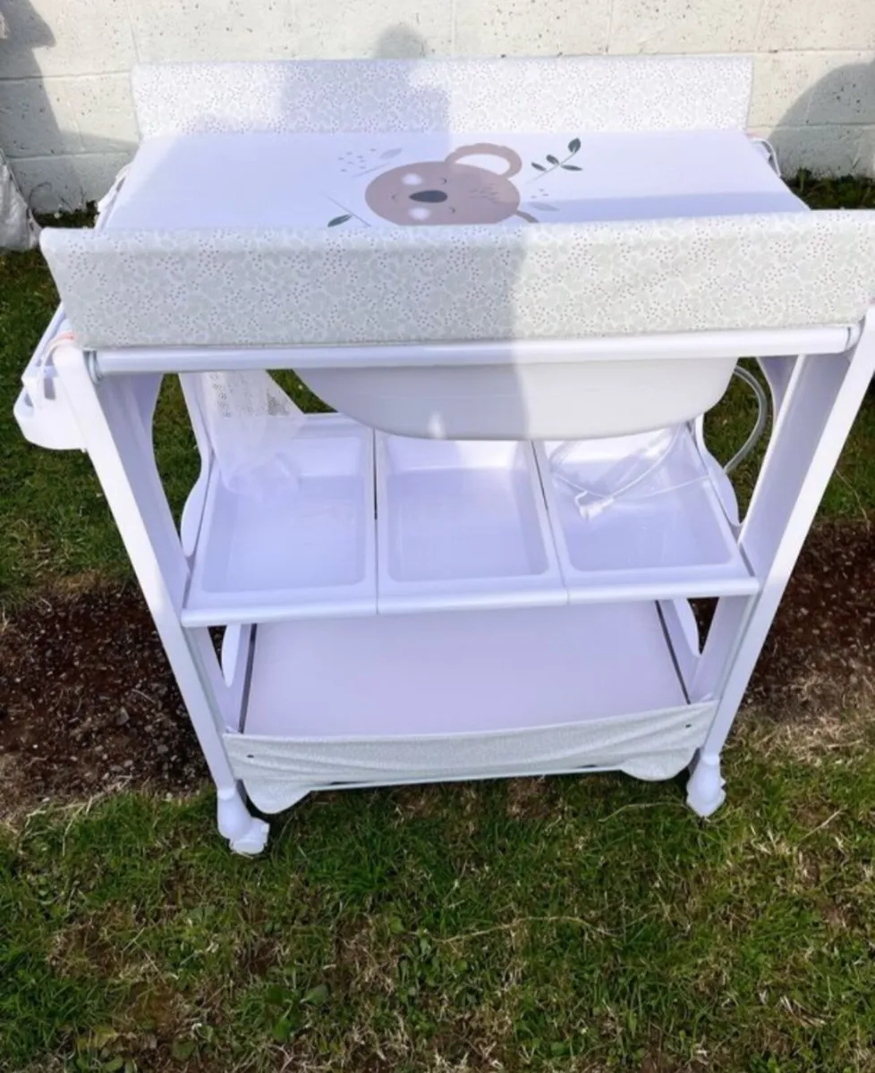 Baby Changing Station and Bath - Image 3