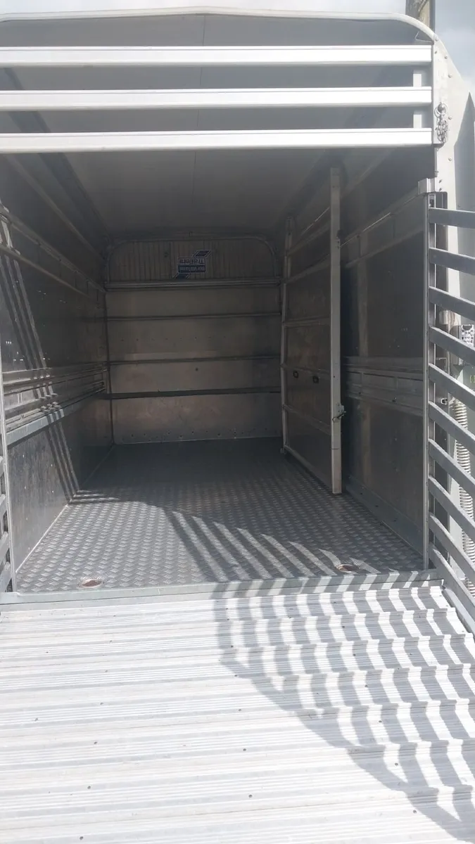 Ifor Williams Cattle Box - Image 1