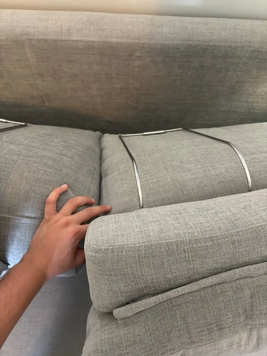 FAMA CALLESSI 2 seater couch like new condition. - Image 4