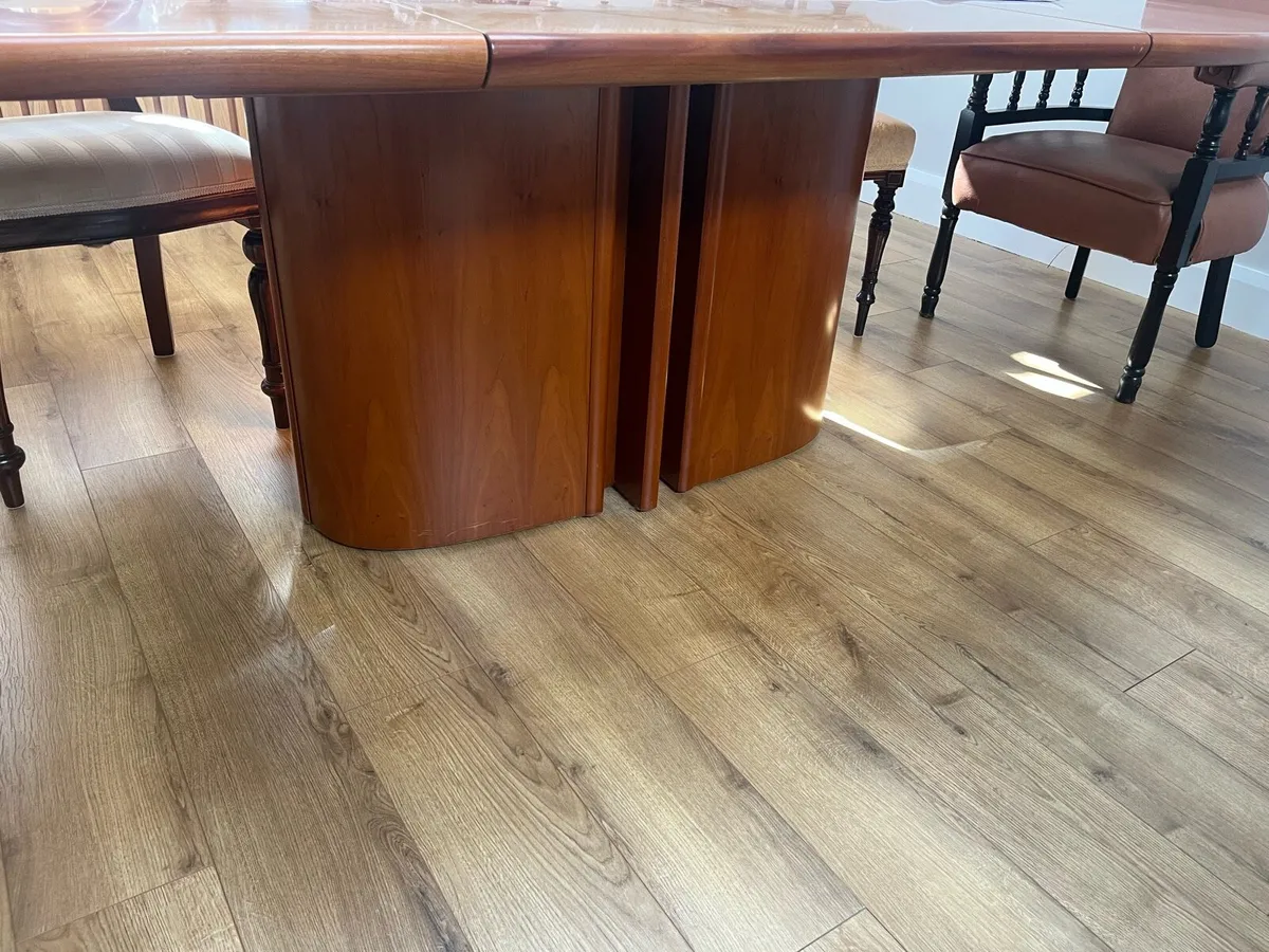 Dining table - Image 2