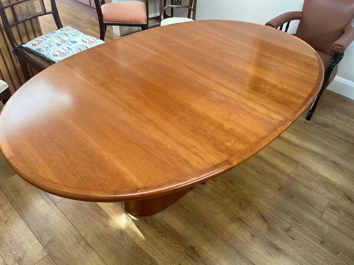 Dining table - Image 1