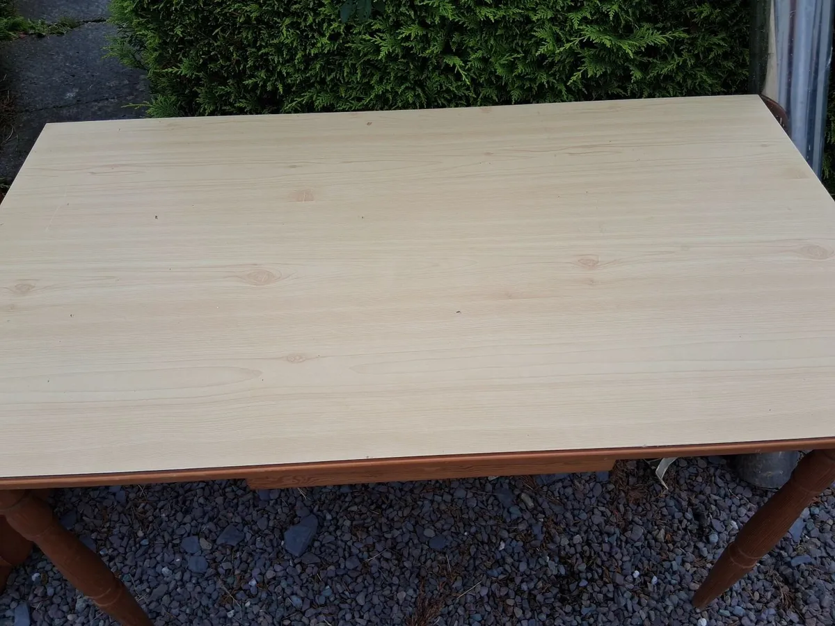 Kitchen table - Image 2