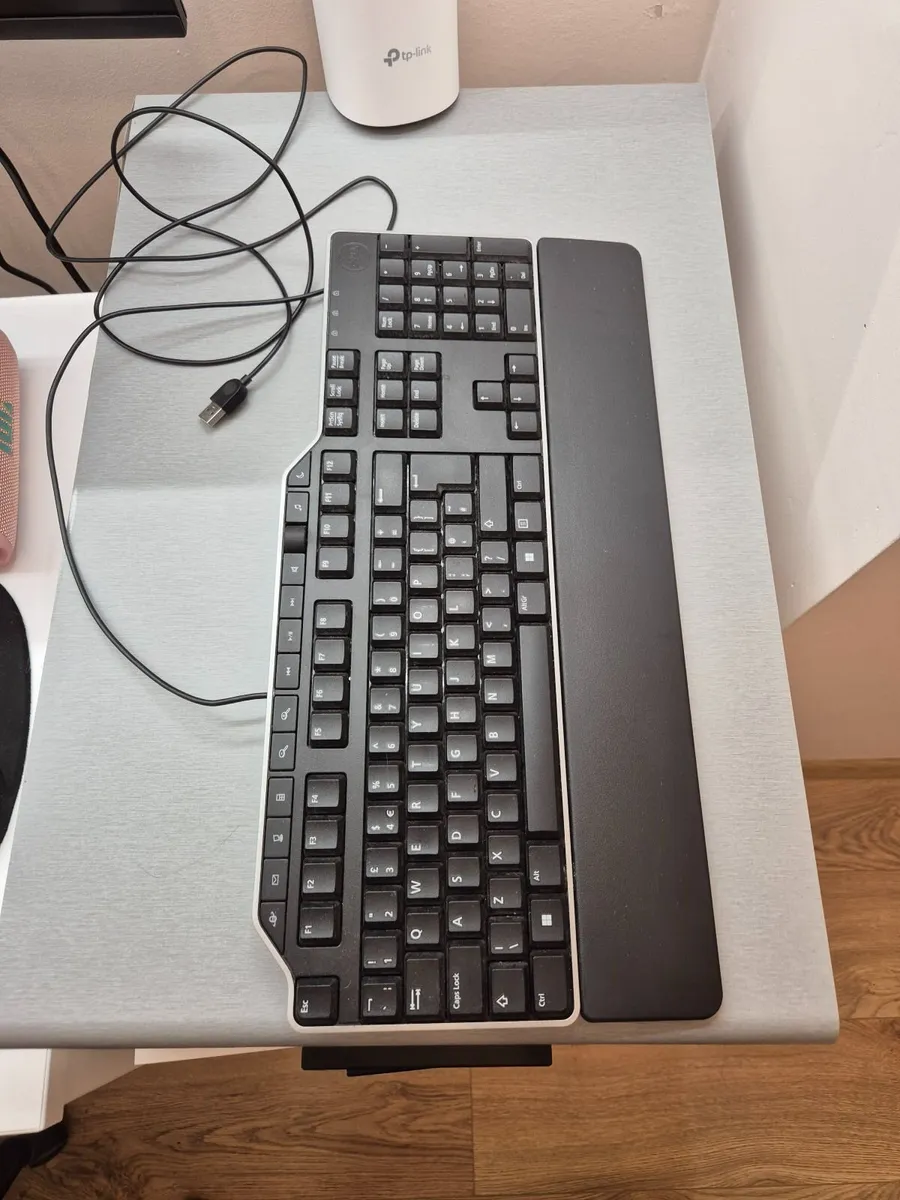 Almost New Keyboard DELL USB - Image 1