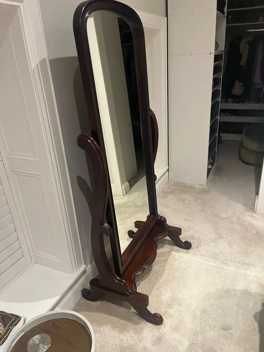 Tall mirror - Image 1
