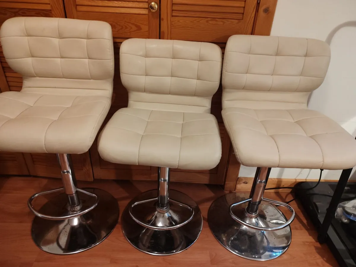 Kitchen stools - Image 1