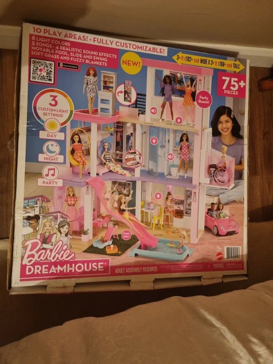 Barbie DreamHouse Dollhouse with Accessories - Image 2