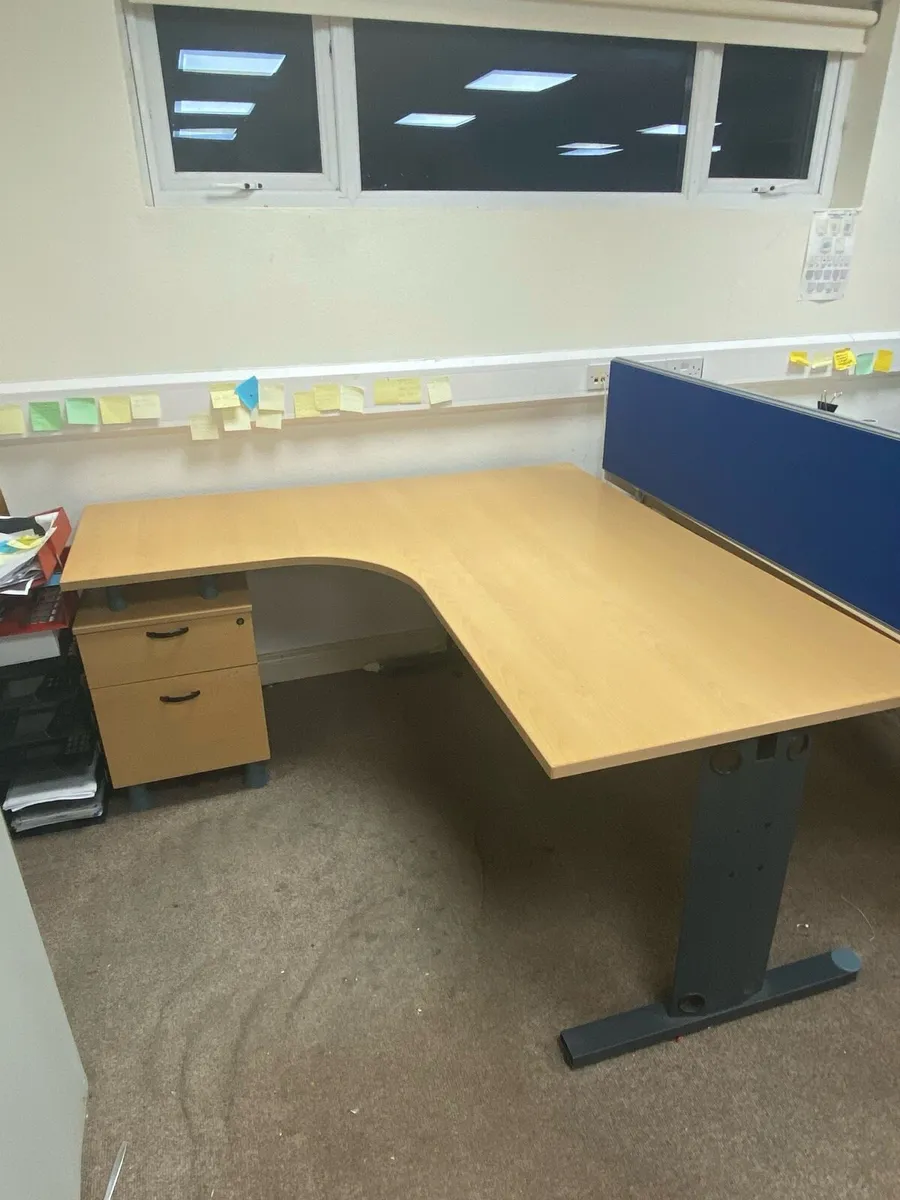 4 office desks - Image 2