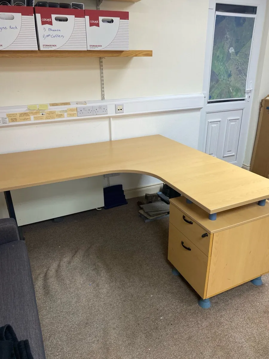 4 office desks - Image 4