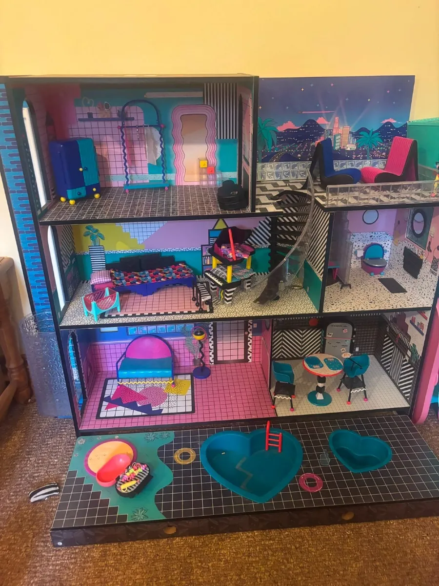 LOL surprise OMG doll house playset - Image 1