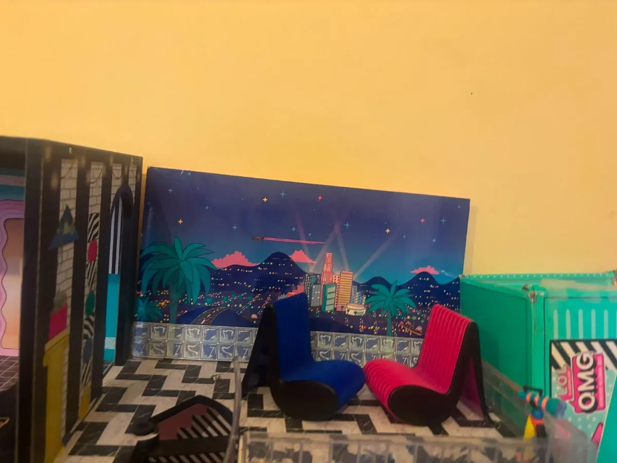 LOL surprise OMG doll house playset - Image 2