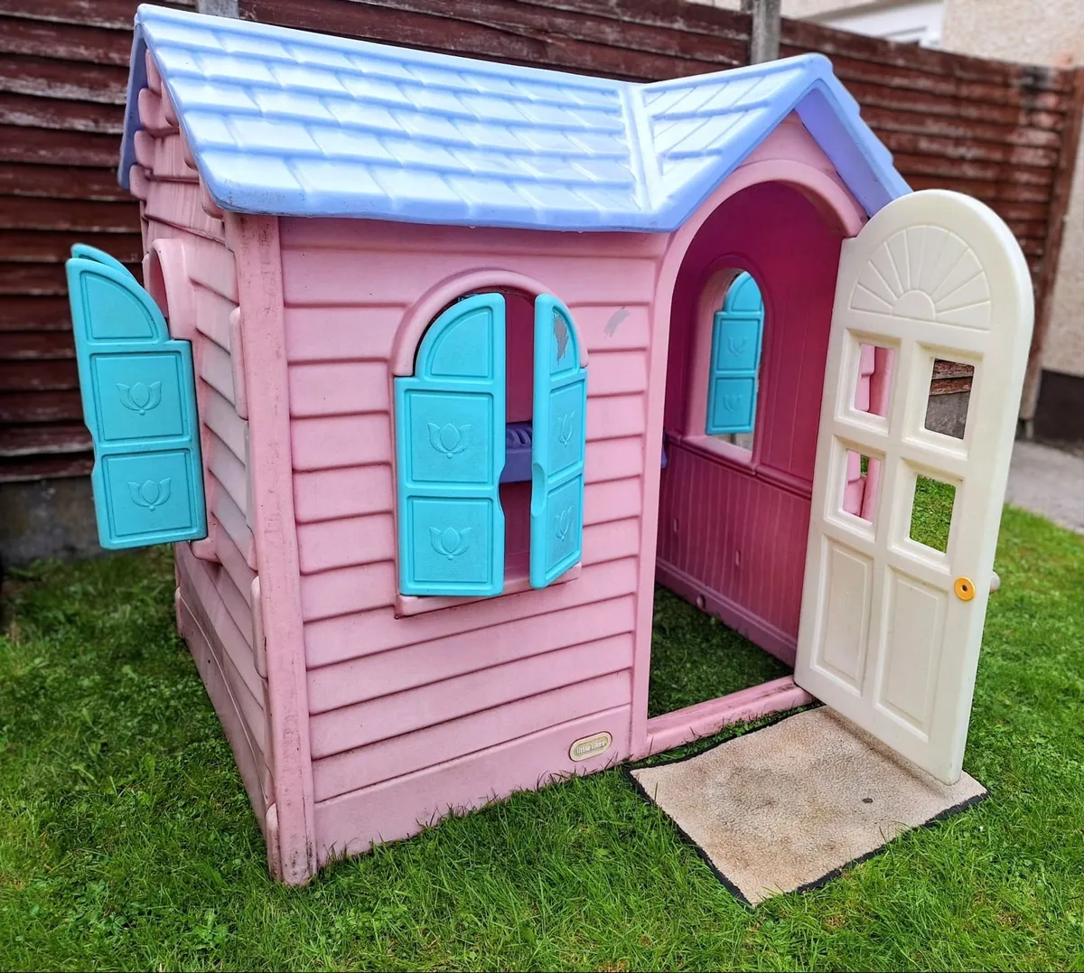 Kids Play house -little tikes - Image 2