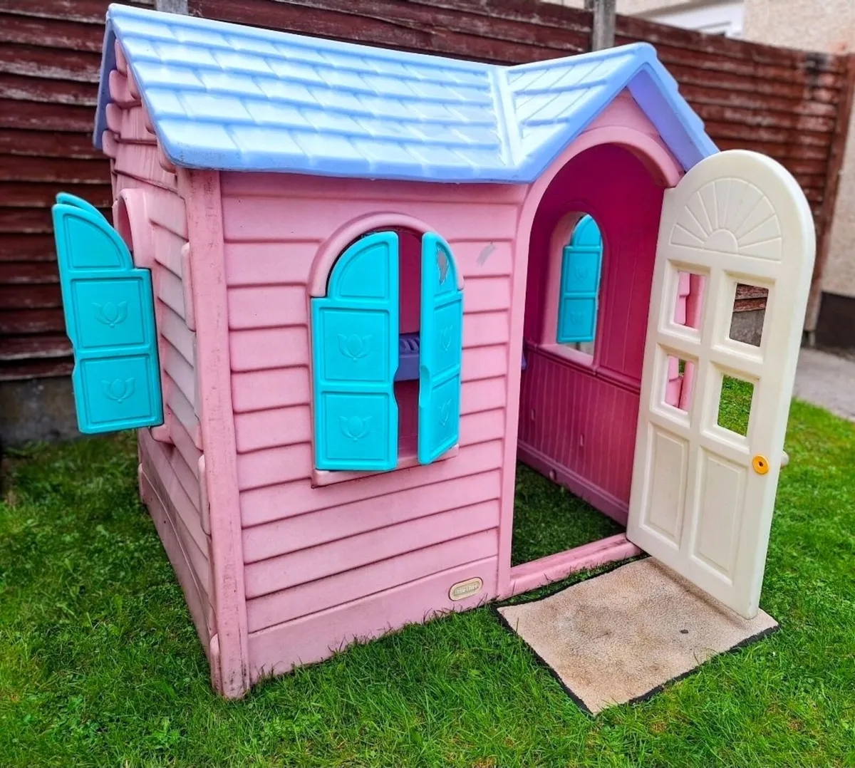 Kids Play house -little tikes - Image 3