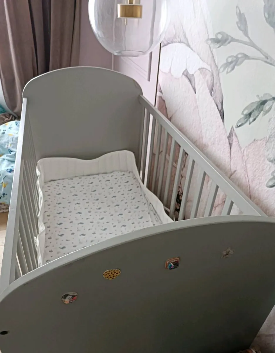 Baby cot - Image 2