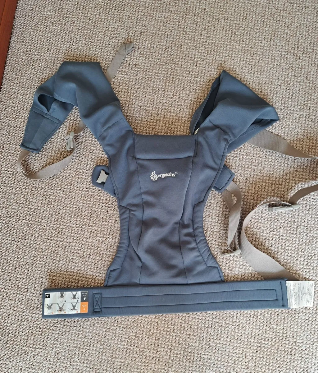 Ergobaby Embrace Baby Carrier - Image 4