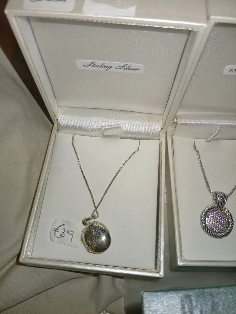 CLOSE DOWN JEWELLERY SALE .JOT LOT 190 EURO SLIVER - Image 2
