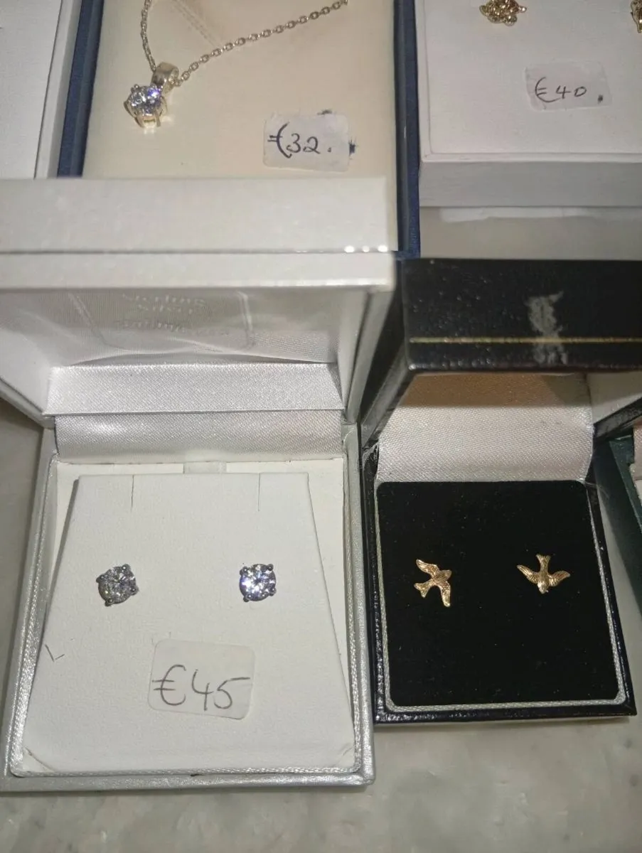 CLOSE DOWN JEWELLERY SALE 220 FOR LOT SLIVER GOLD - Image 4